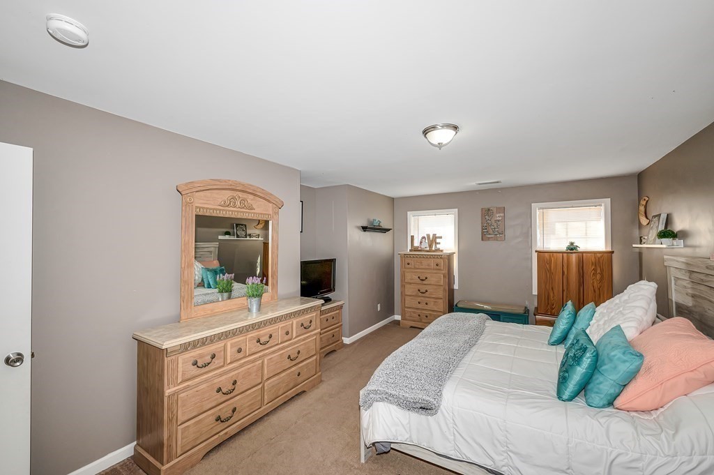 77 Laurence Street Springfield, MA 01104 - Photo 12 of 23 Gallery Image 12