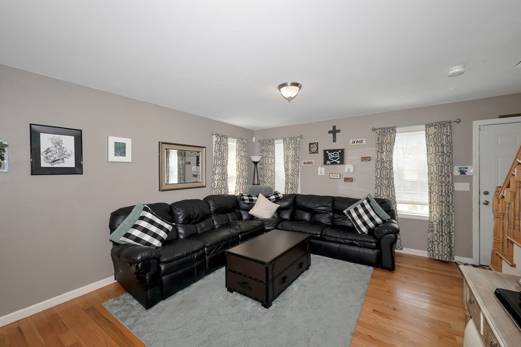 77 Laurence Street Springfield, MA 01104 - Photo 8 of 23 Gallery Image 8