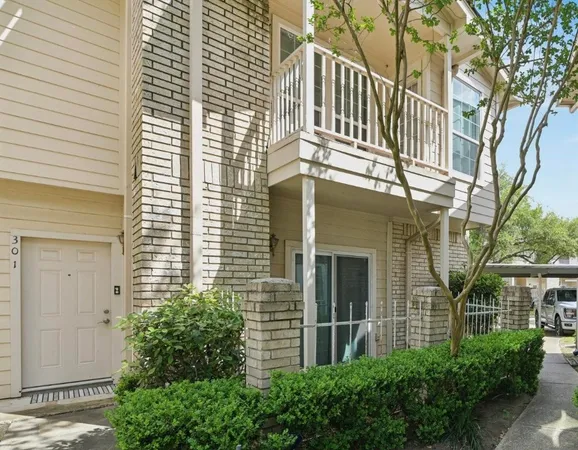 $169,900 | 7575 Cambridge Street, Unit 301, Houston, TX 77054
