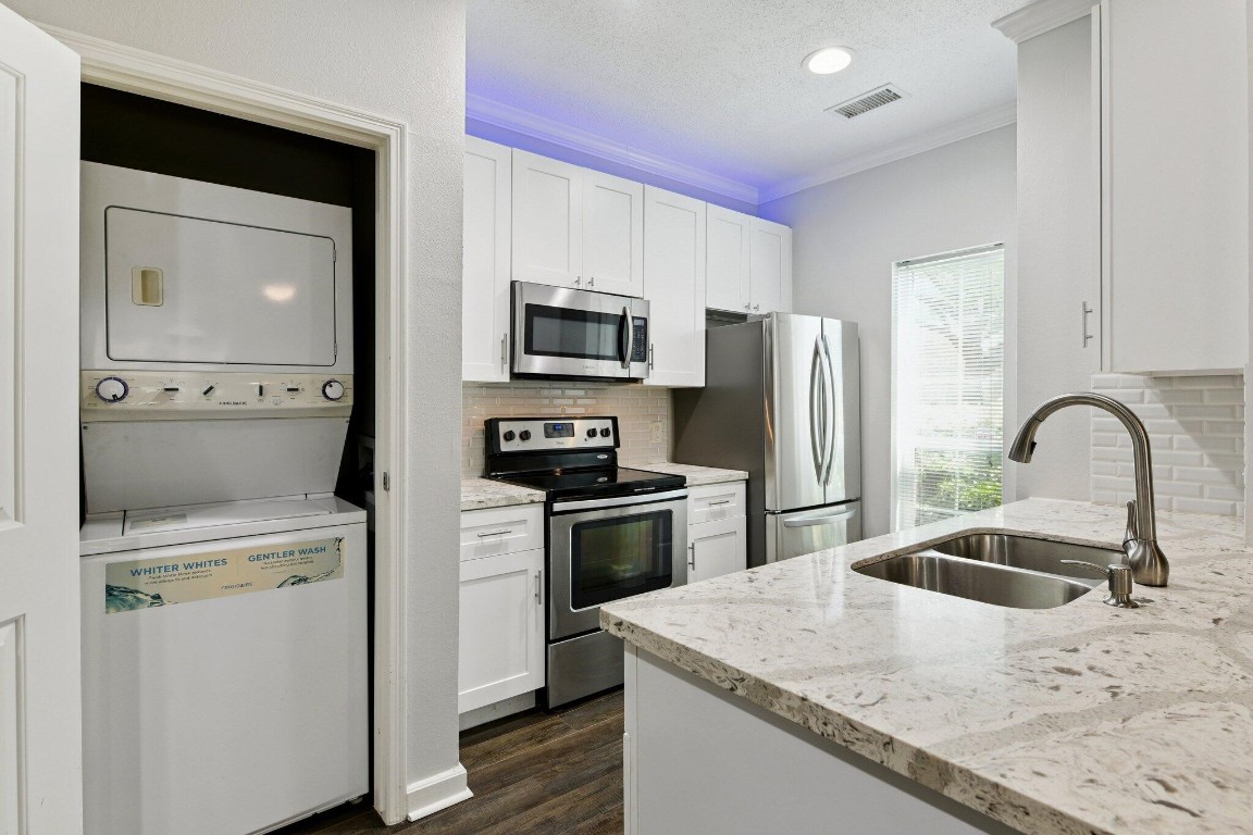 7575 Cambridge Street, Unit 301 Houston, TX 77054 - Photo 7 of 27