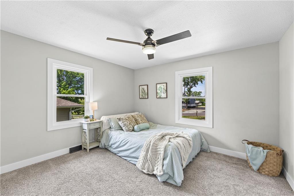 13101 Northwest Porter Road Parkville, MO 64152 - Photo 19 of 44
