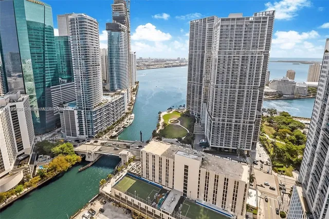 $7,450 | 41 Southeast 5th Street, Unit 2302, Miami, FL 33131