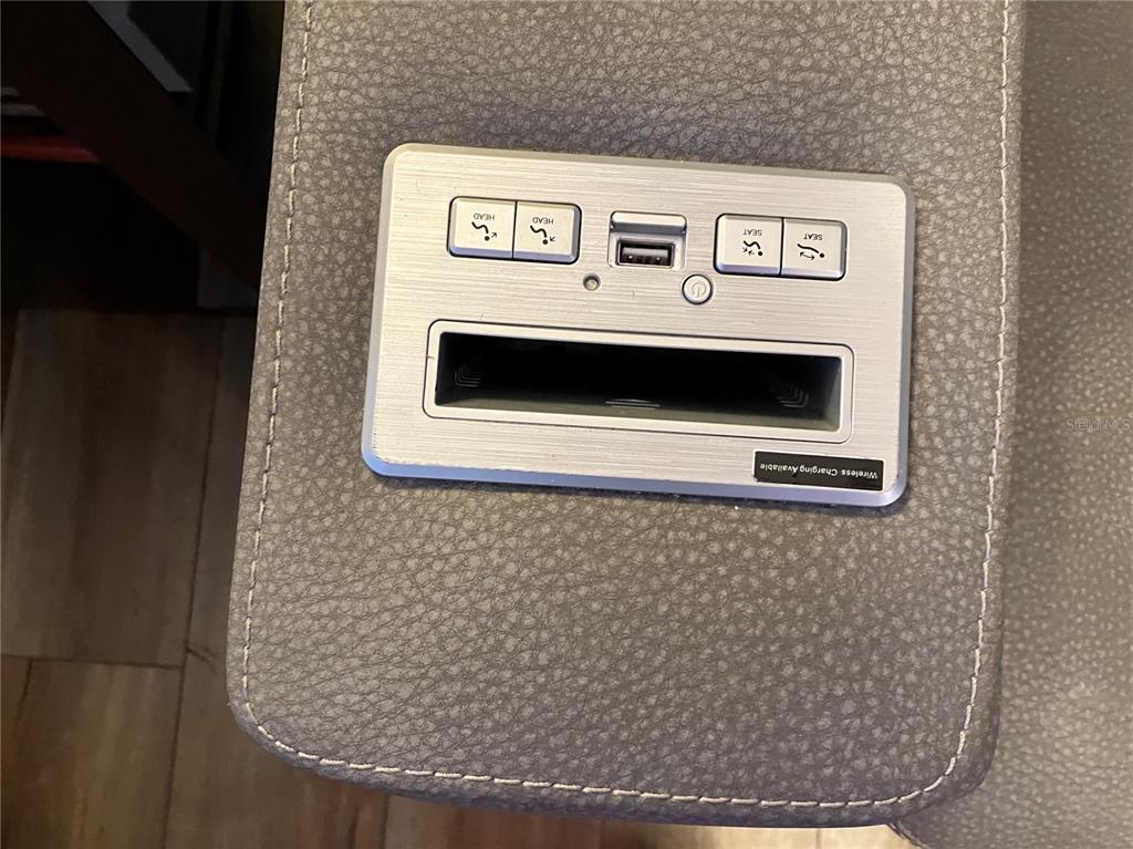 1775 Cupecoy Circle, Unit 4 Lutz, FL 33558 - Photo 27 of 33 a close up view of a stove