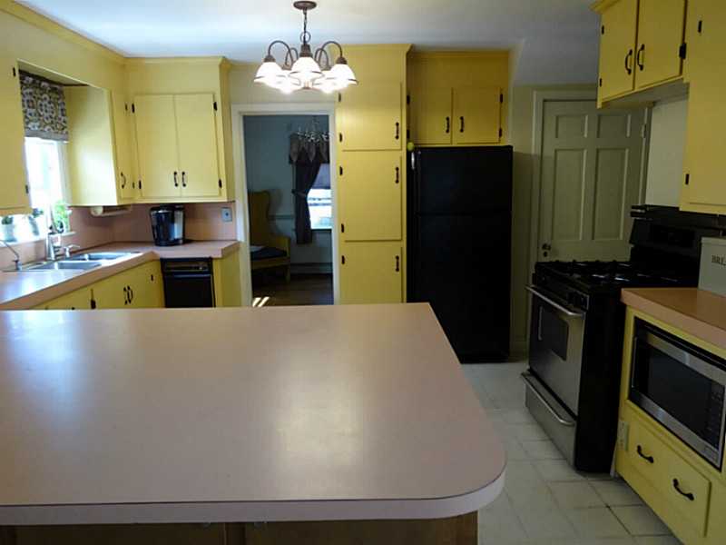 40 Hersey Road Cranston, RI 02910 - Photo 6 of 21 Kitchen. Kitchen