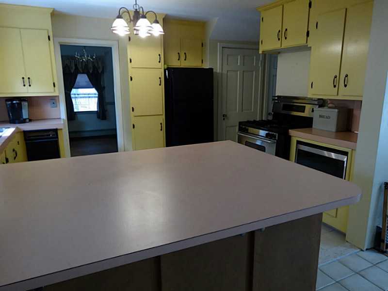 40 Hersey Road Cranston, RI 02910 - Photo 7 of 21 Kitchen. Kitchen