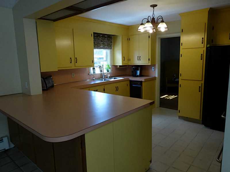 40 Hersey Road Cranston, RI 02910 - Photo 8 of 21 Kitchen. Kitchen