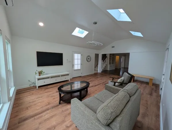 $3,000 | 11807 Highgrove Drive, Houston, TX 77077