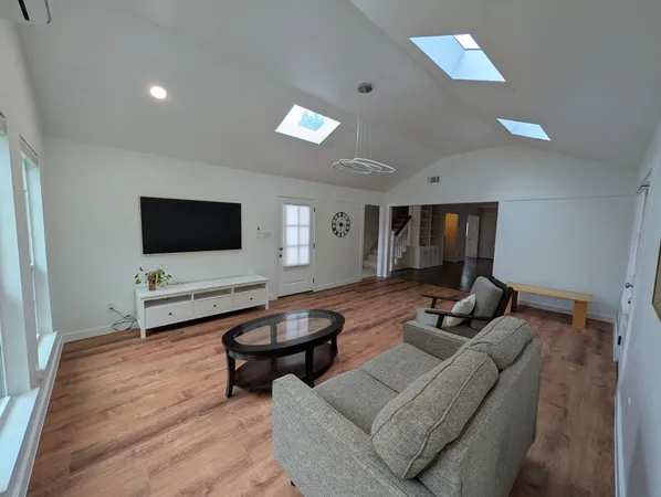 $3,000 | 11807 Highgrove Drive, Houston, TX 77077