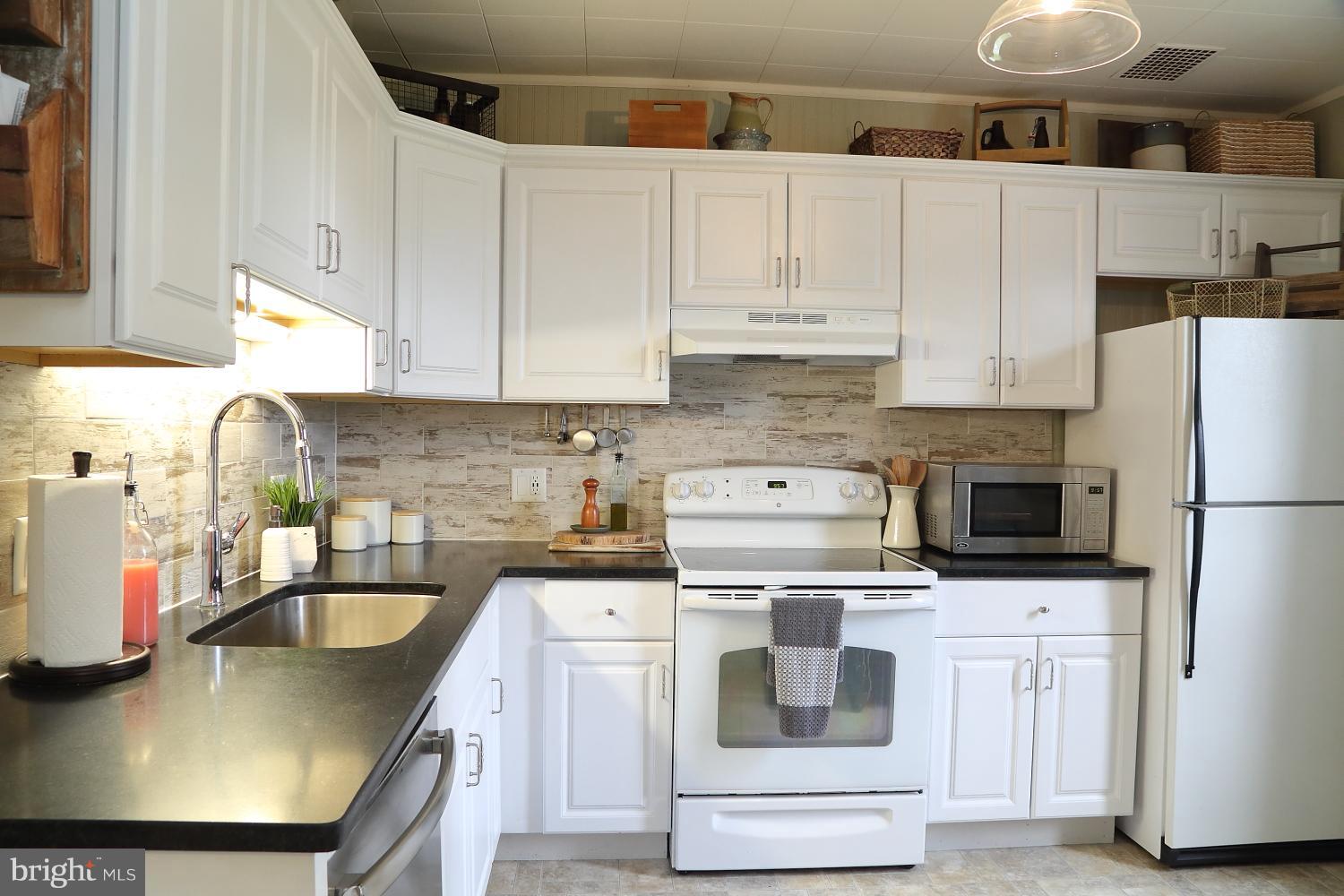 157 Front Street Lititz, PA 17543 - Photo 8 of 22 Kitchen