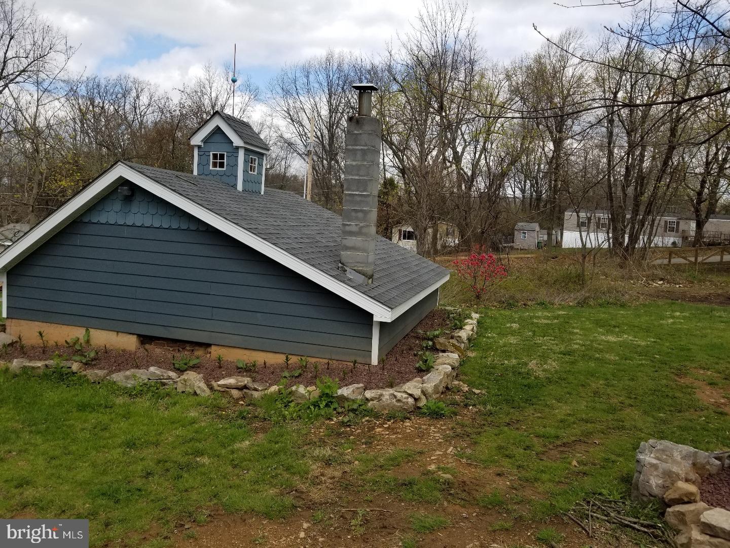 216 Long Lane Road Boyertown, PA 19512 - Photo 22 of 25 Garage