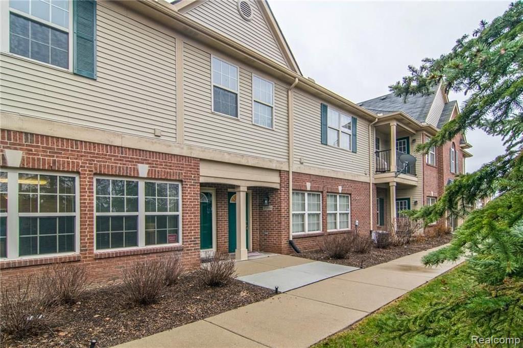 11684 Farmington Road Livonia, MI 48150 - Photo 1 of 35