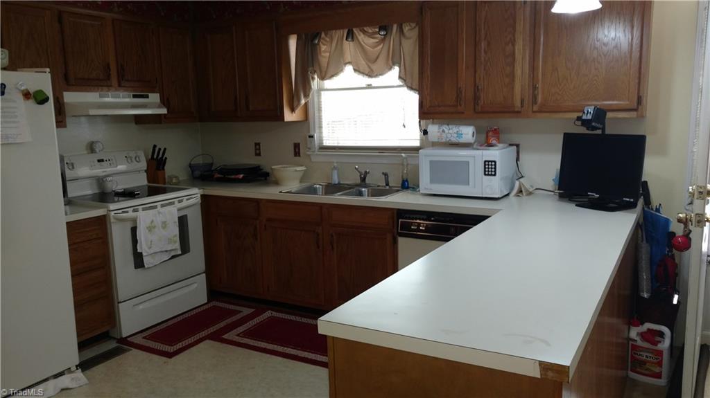 4425 Hampton Road Clemmons, NC 27012 - Photo 4 of 12 Gallery Image 4