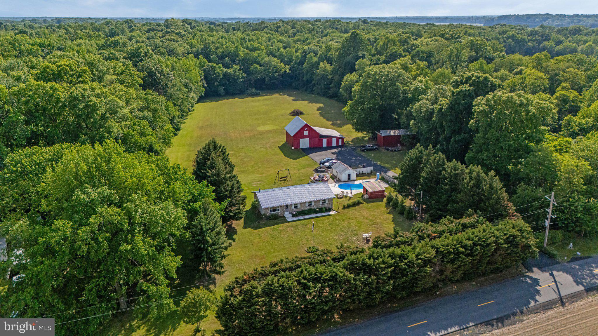 Charming countryside retreat awaits!