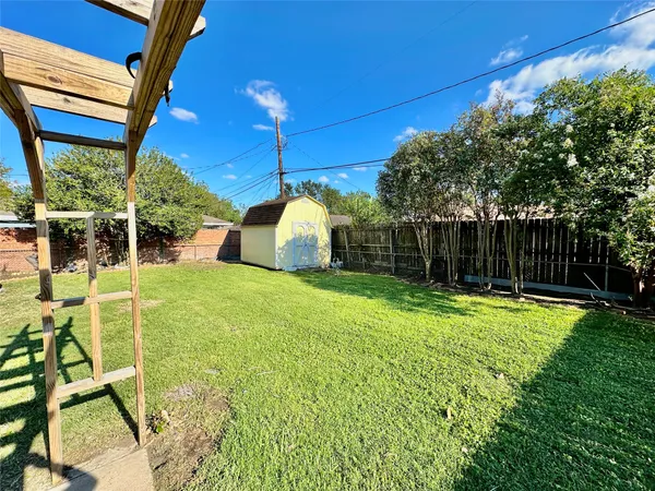 $2,550 | 4505 West 43rd Street, Houston, TX 77092