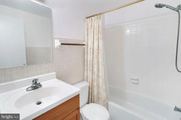 $750,000 | 1600 Folley Lick Court, Herndon, VA 20170