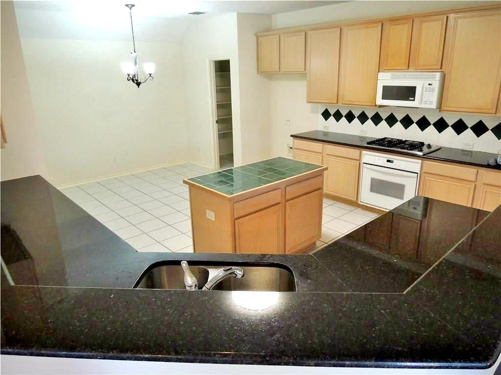 160 Fallkirk Drive Coppell, TX 75019 - Photo 7 of 28