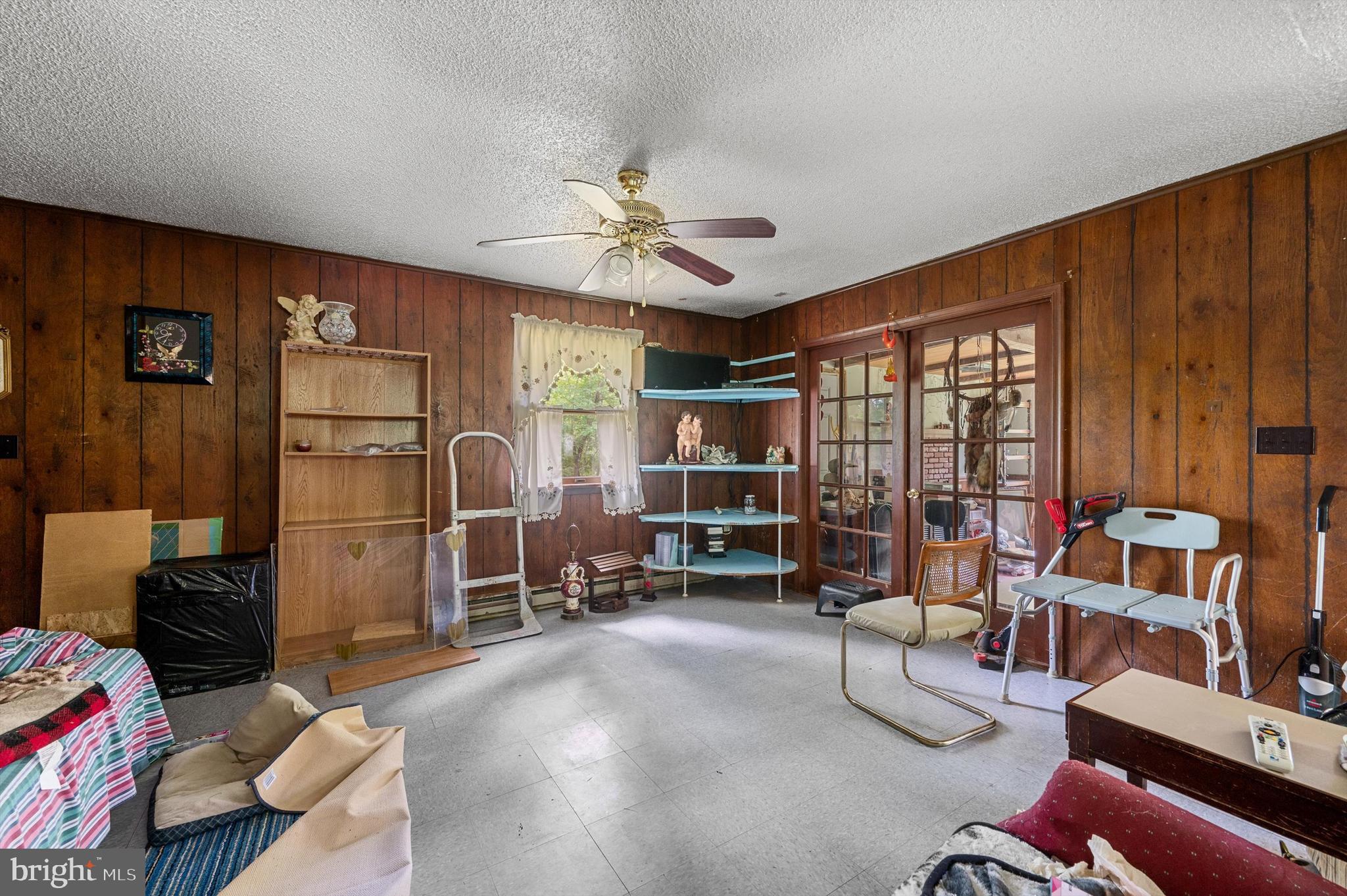 694 Whiskey Still Road Berkeley Springs, WV 25411 - Photo 6 of 31 Gallery Image 6