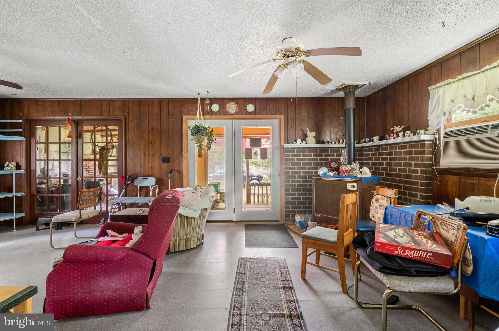 694 Whiskey Still Road Berkeley Springs, WV 25411 - Photo 7 of 31 Gallery Image 7
