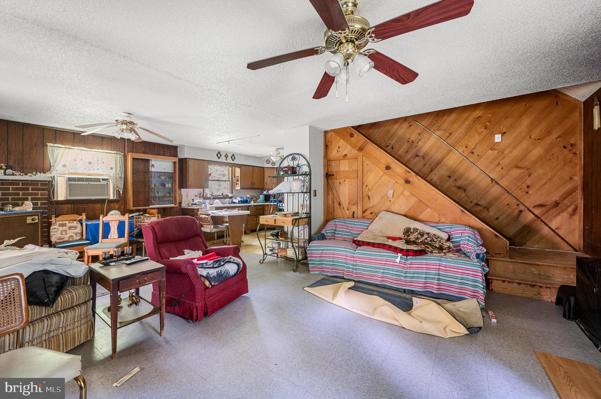 694 Whiskey Still Road Berkeley Springs, WV 25411 - Photo 8 of 31 Gallery Image 8