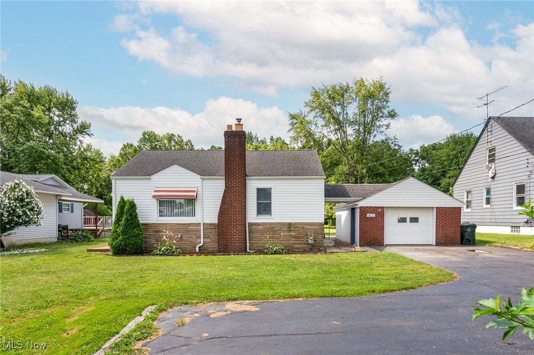 46125 Middle Ridge Road Amherst, OH 44001 - Photo 3 of 33