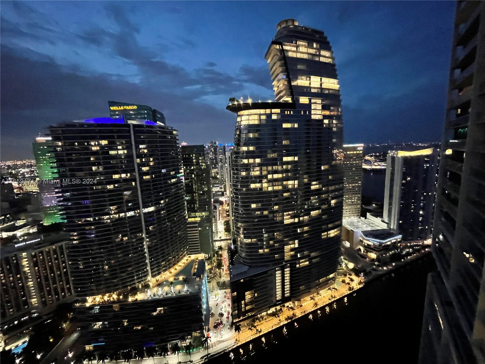 475 Brickell Avenue, Unit 4812 Miami, FL 33131 - Photo 12 of 20