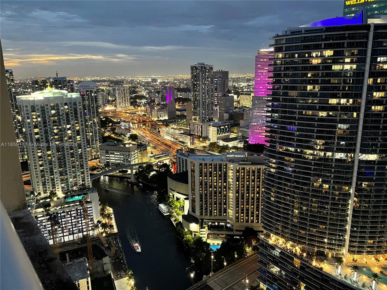 475 Brickell Avenue, Unit 4812 Miami, FL 33131 - Photo 10 of 20 a city view