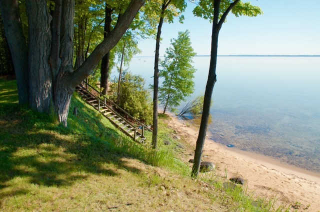 13680 Bluff Road Traverse City, MI 49686 - Photo 27 of 28 1803376-26.JPG