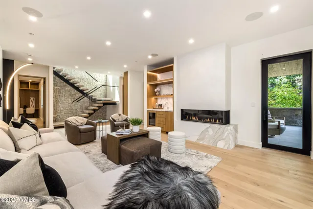 a view of walk in closet