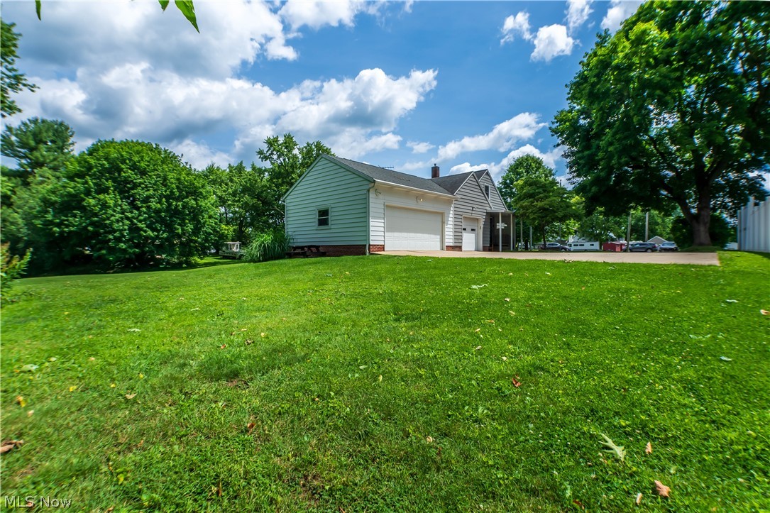 2748 Canton Road Uniontown, OH 44685 - Photo 12 of 49