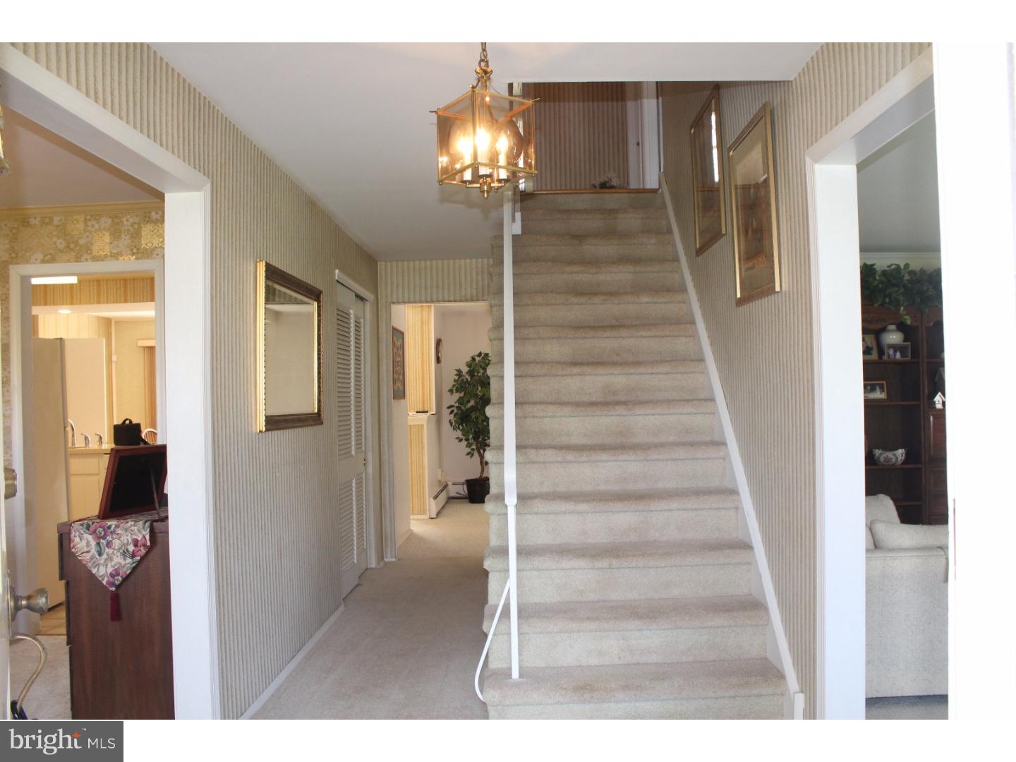 42 Rotterdam Road North Holland, PA 18966 - Photo 3 of 19