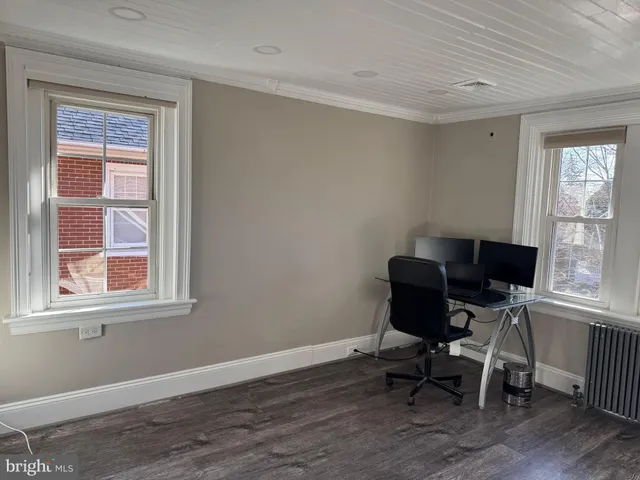 $2,800 | 725 West Mt Vernon Street, Lansdale, PA 19446