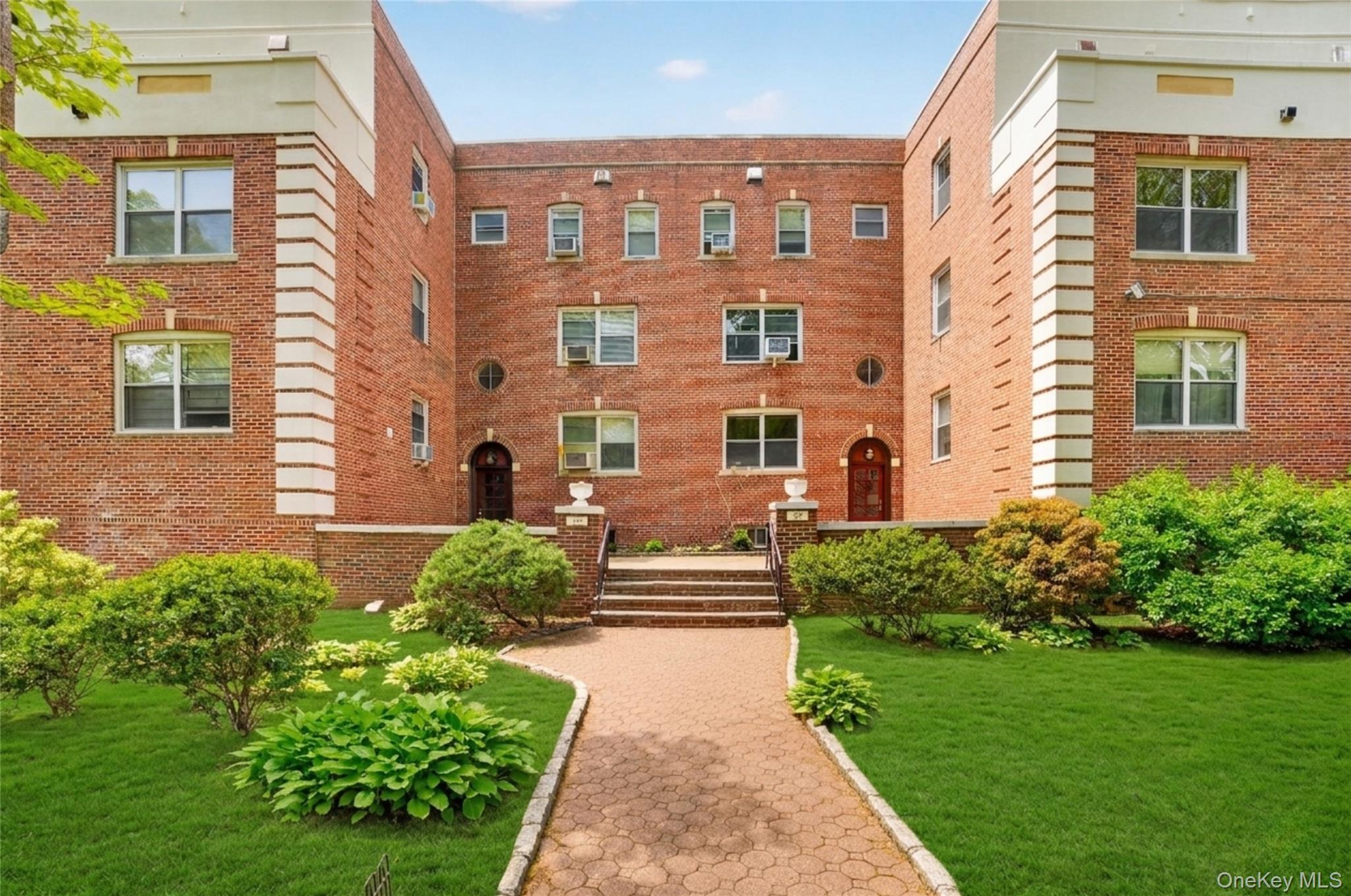 15 Sunnybrook Road, Unit 3A Bronxville, NY 10708 - Photo 2 of 31