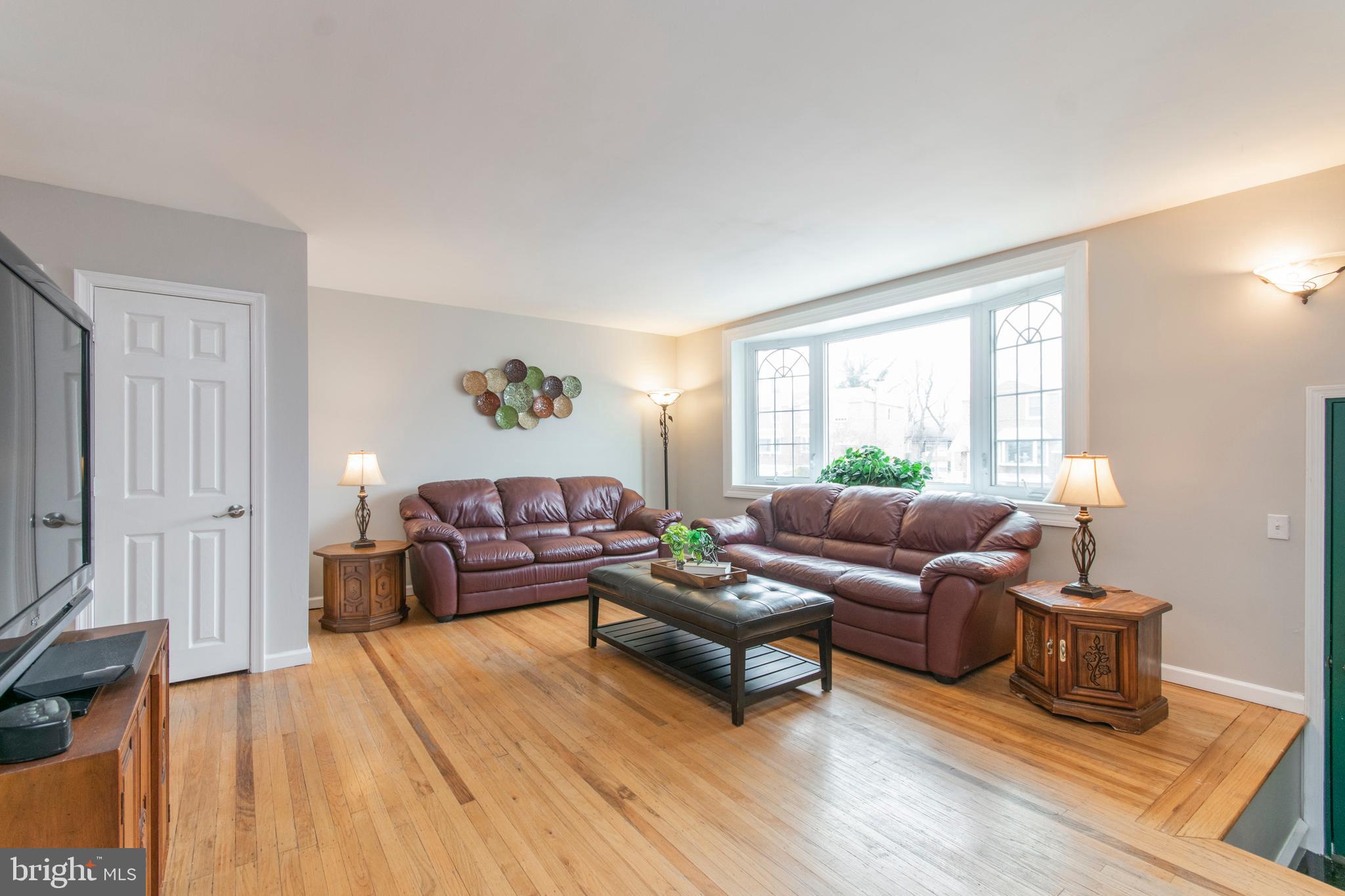11825 Basile Road Philadelphia, PA 19154 - Photo 2 of 42 Gallery Image 2