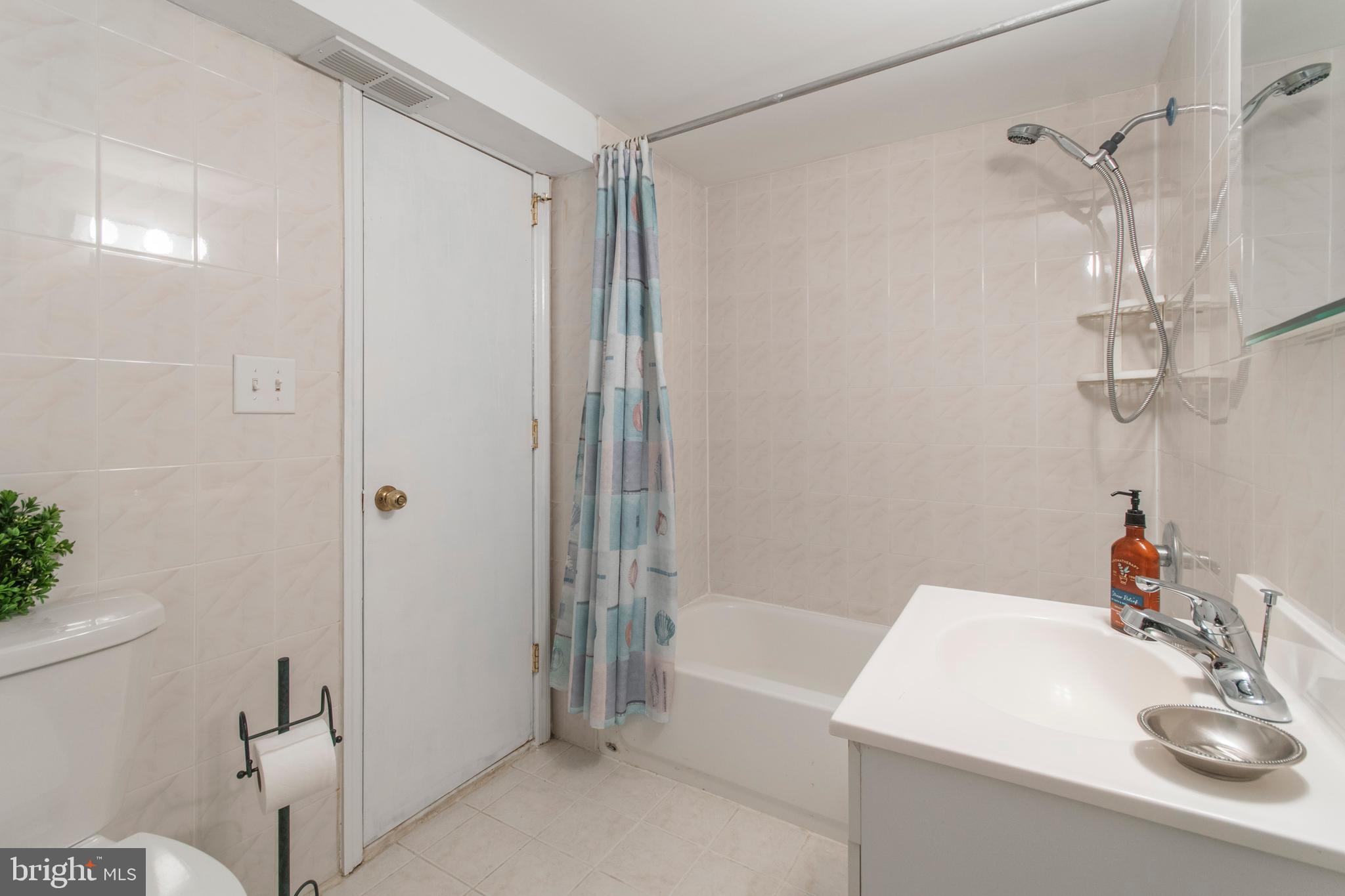 11825 Basile Road Philadelphia, PA 19154 - Photo 29 of 42 Gallery Image 29