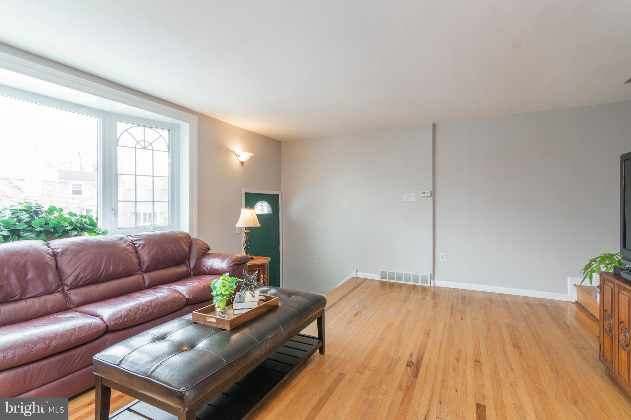 11825 Basile Road Philadelphia, PA 19154 - Photo 4 of 42 Gallery Image 4