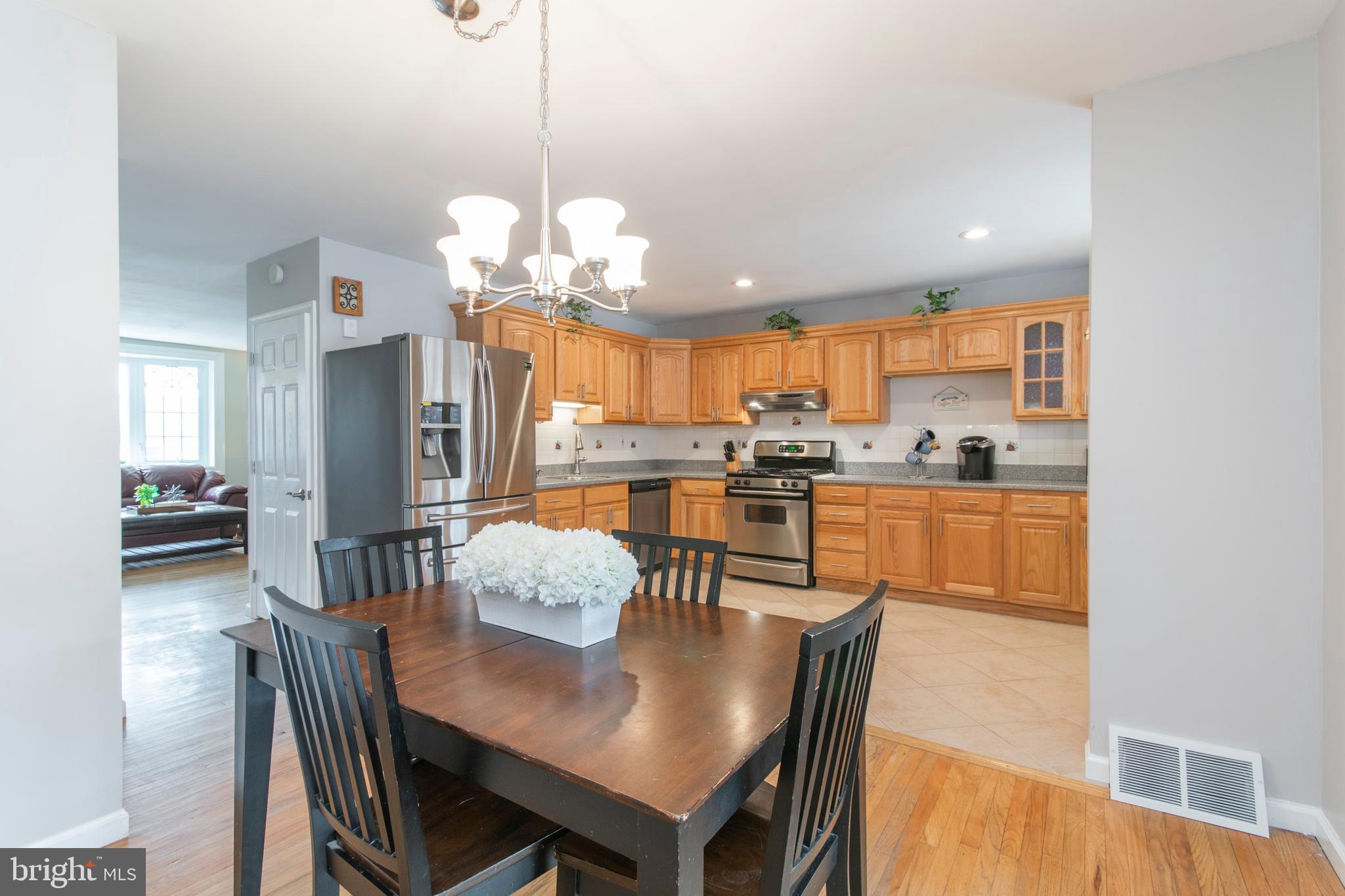 11825 Basile Road Philadelphia, PA 19154 - Photo 6 of 42 Gallery Image 6