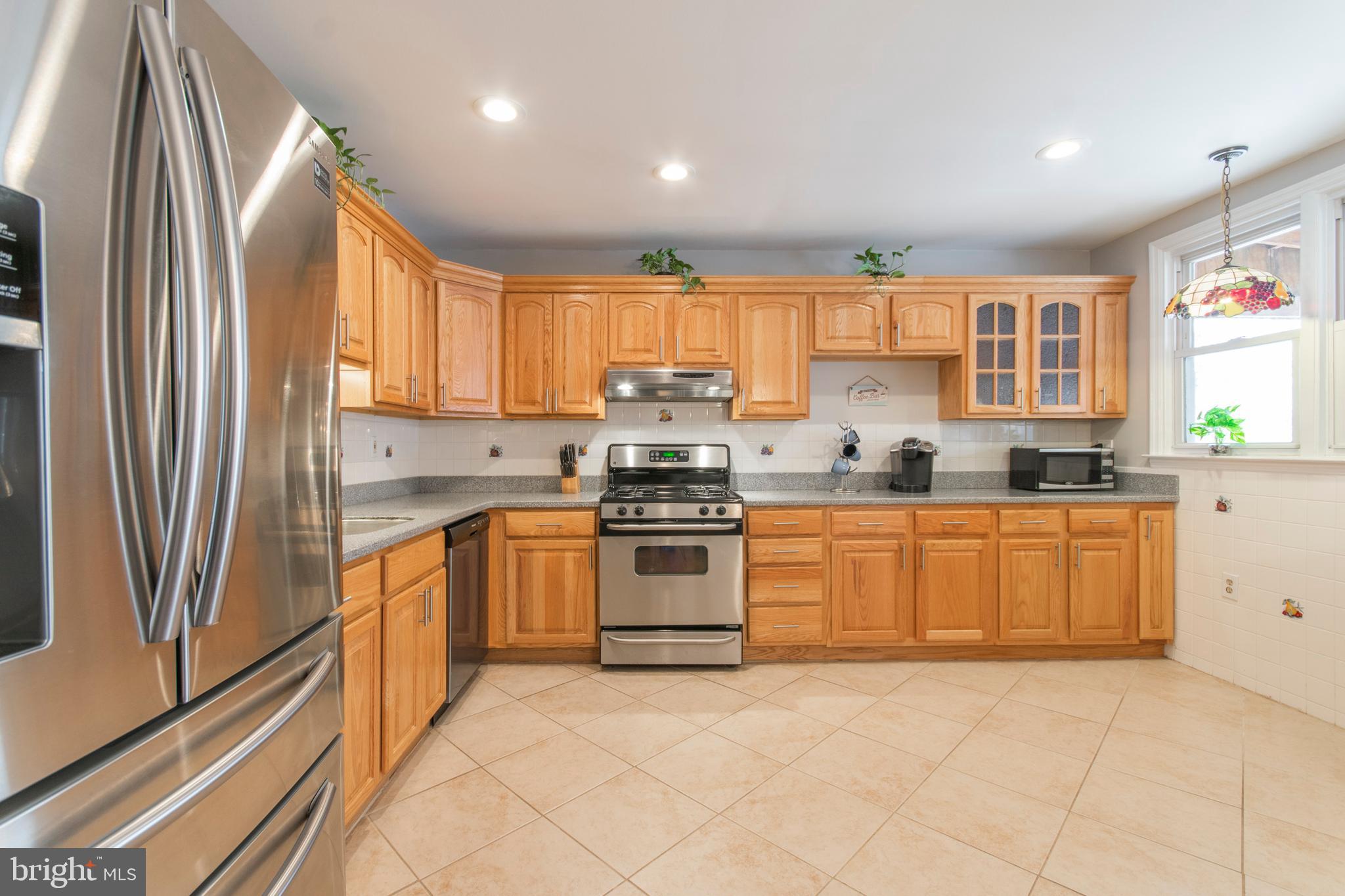 11825 Basile Road Philadelphia, PA 19154 - Photo 7 of 42 Gallery Image 7
