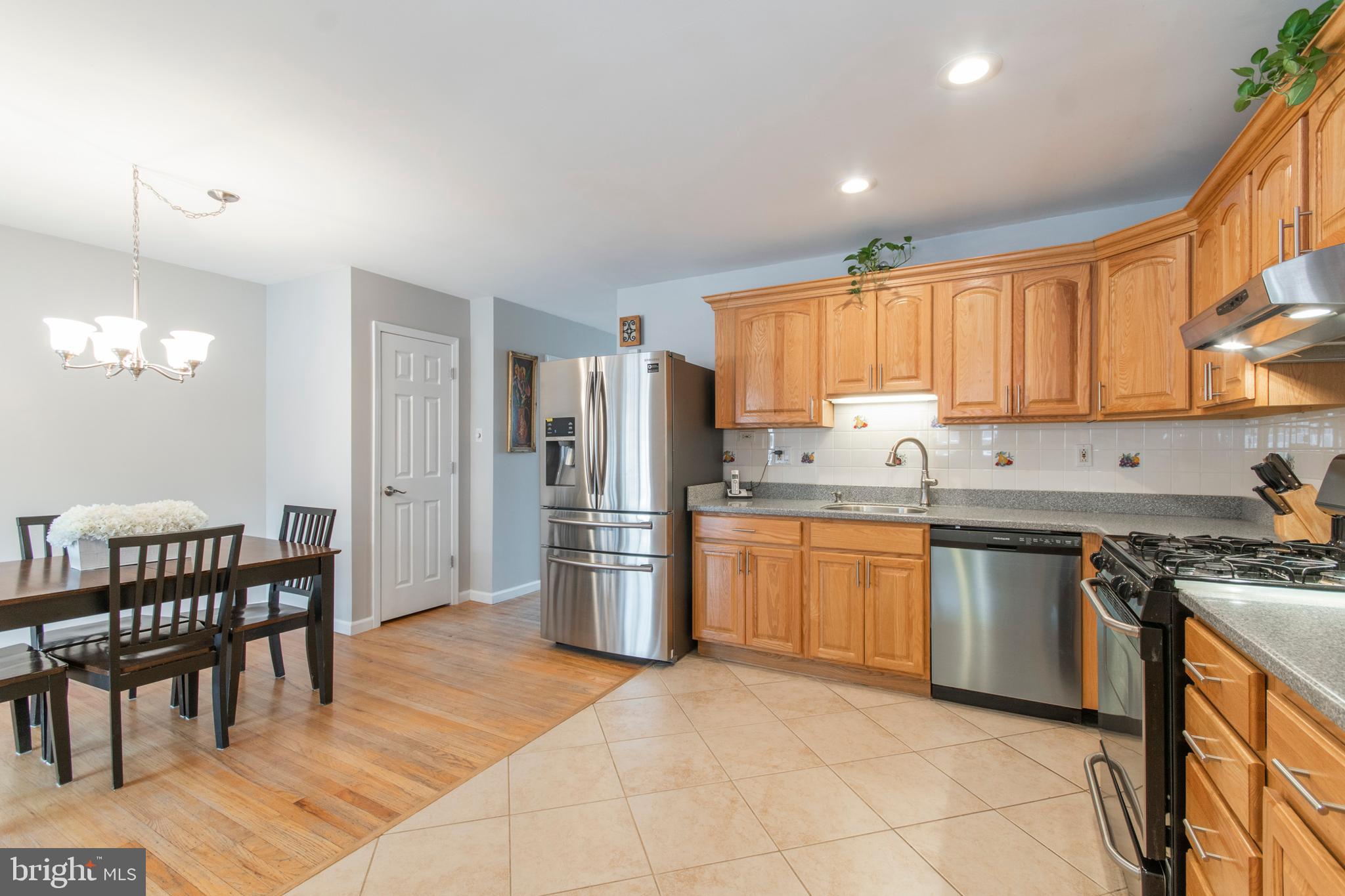 11825 Basile Road Philadelphia, PA 19154 - Photo 9 of 42 Gallery Image 9