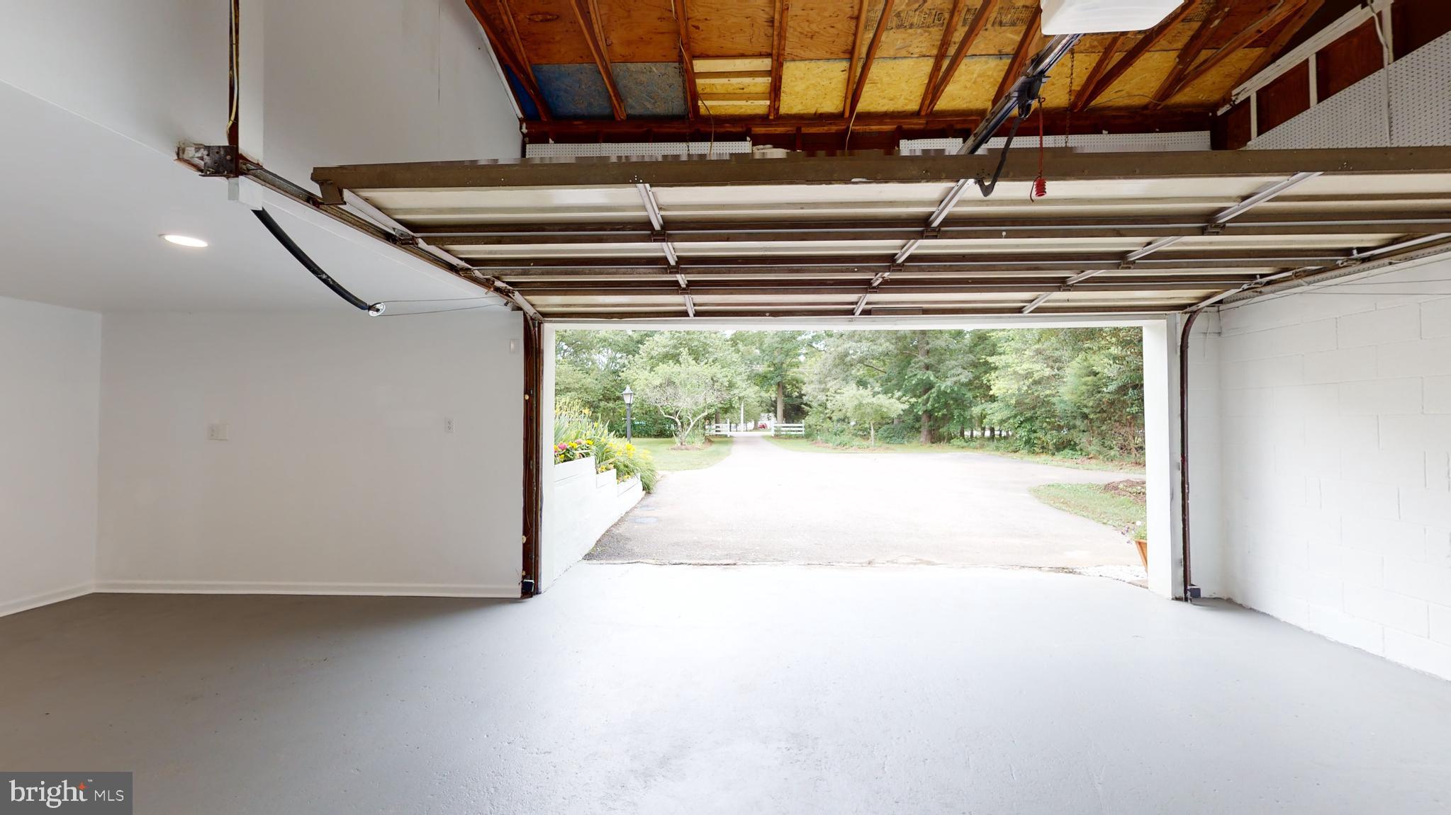7050 Hawthorne Road La Plata, MD 20646 - Photo 31 of 68 Garage