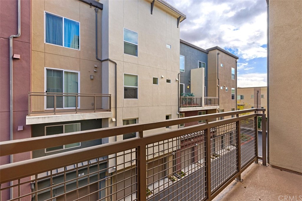 53 Waldorf Irvine, CA 92612 - Photo 10 of 28 a large white building with large windows