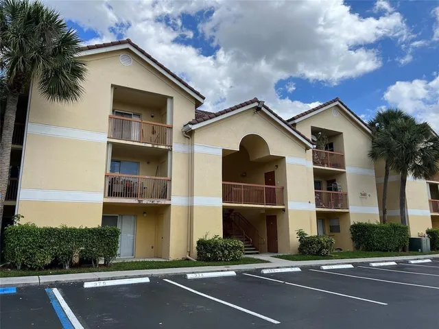 $1,675 | 7680 Westwood Drive, Unit 803, Tamarac, FL 33321