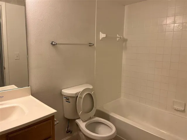 $1,675 | 7680 Westwood Drive, Unit 803, Tamarac, FL 33321