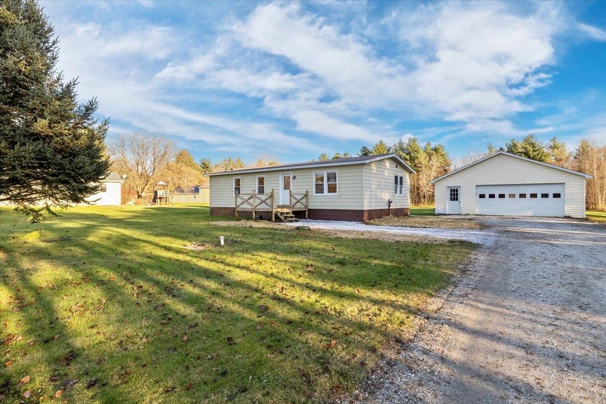 2196 Highway 78 Highgate, VT 05459 - Photo 1 of 41