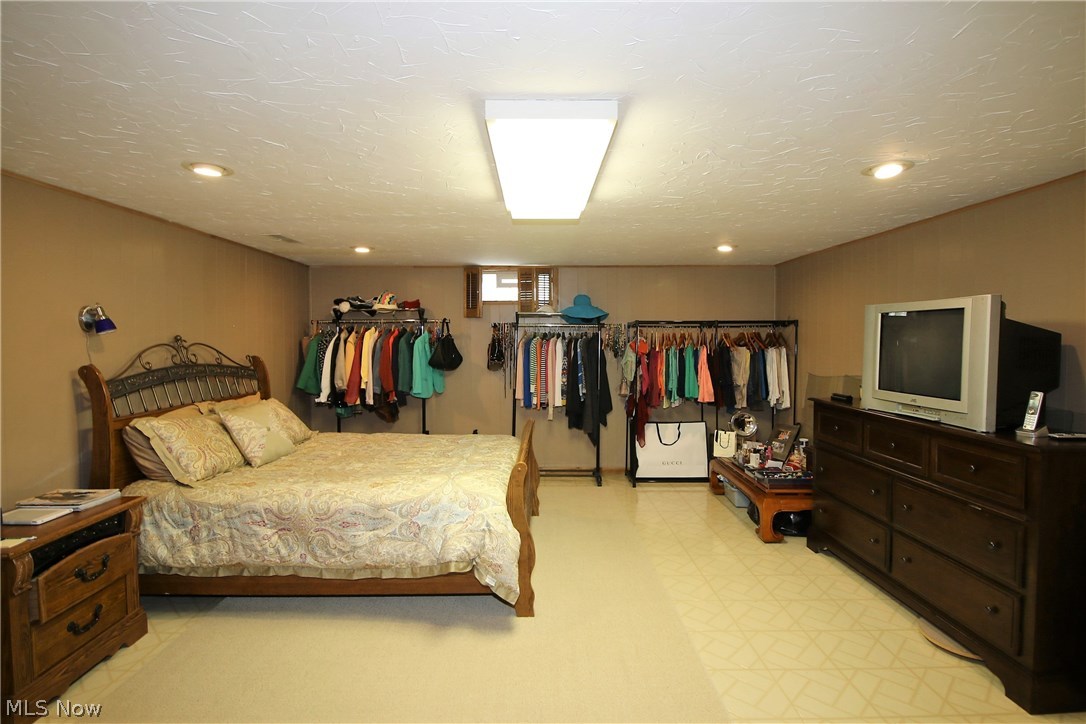 4204 Ridgewood Road Akron, OH 44321 - Photo 26 of 33