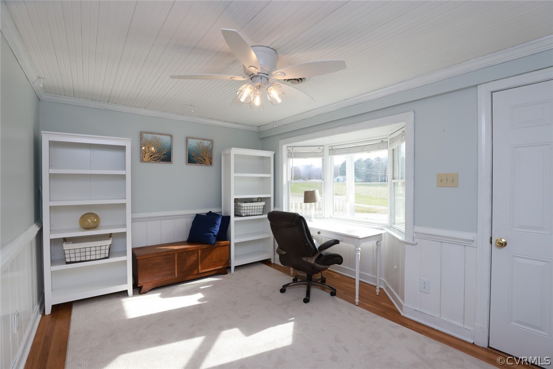 6055 White Oak Road Sandston, VA 23150 - Photo 37 of 50 Living room