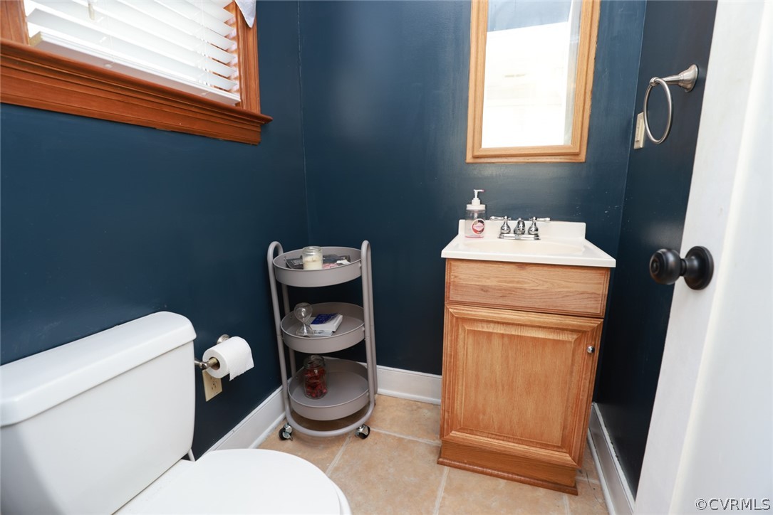 6055 White Oak Road Sandston, VA 23150 - Photo 45 of 50 1/2 bath off Utility/Mud Room