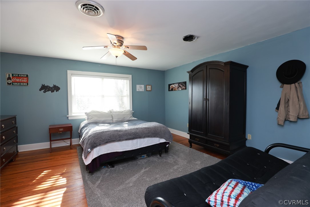 6055 White Oak Road Sandston, VA 23150 - Photo 46 of 50 Bedroom 3 on second Floor