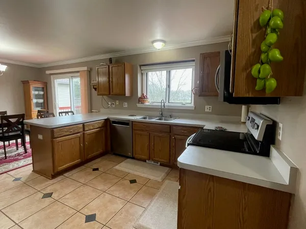 $347,500 | 808 Church Street, Fowlerville, MI 48836