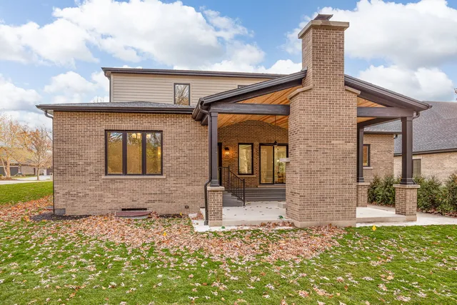 $1,750,000 | 1528 Linden Circle, Lemont, IL 60439