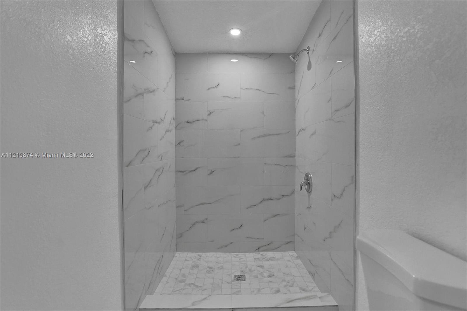 369 Northeast 158th Street Miami, FL 33162 - Photo 45 of 58